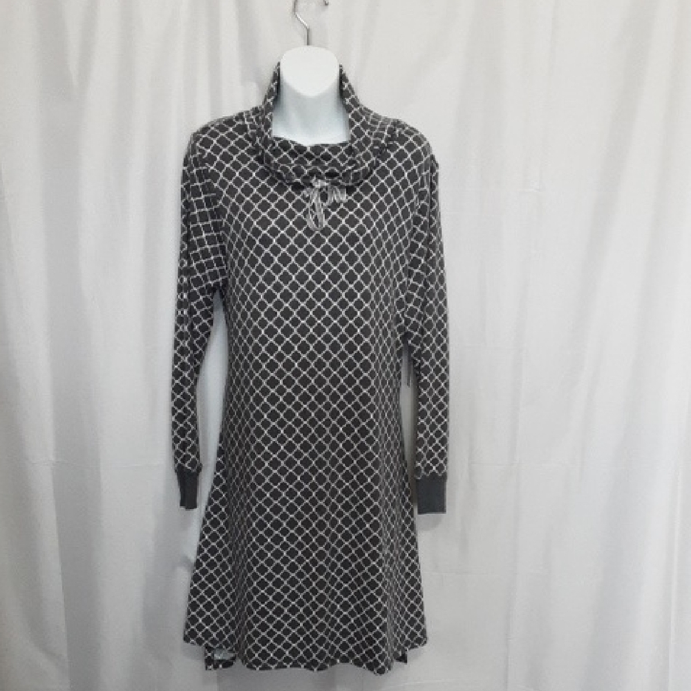 . Carole Hochman Dark Gray and White Patterned Chemise